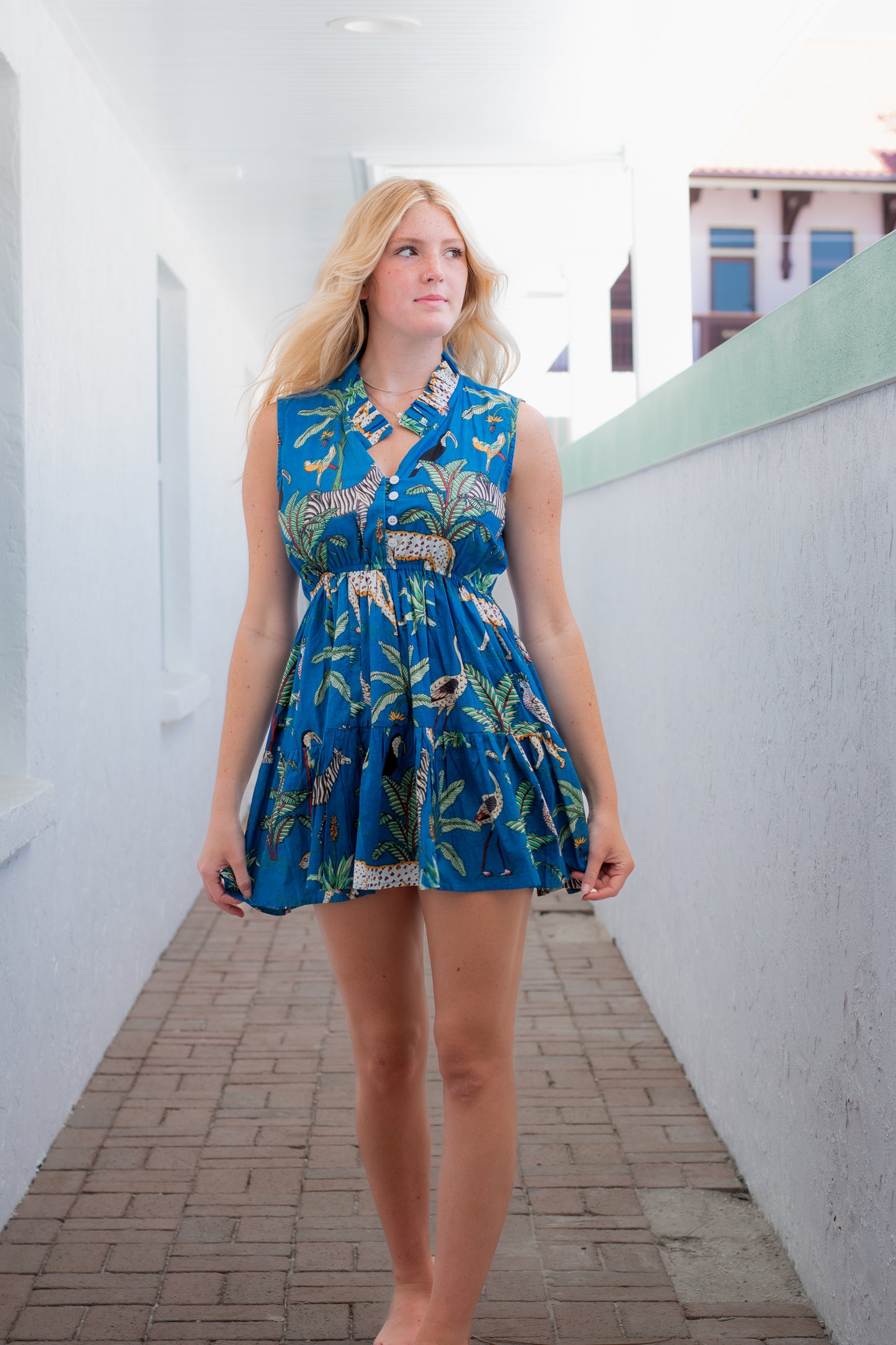 Sleeveless short dress